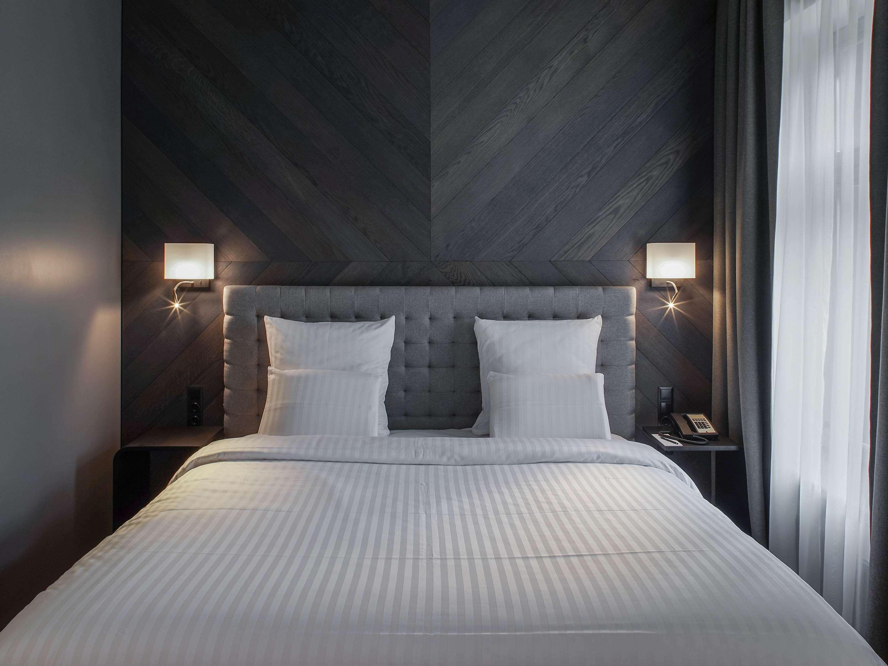 Pullman Riga Old Town Hotel Bagian luar foto A room at the hotel