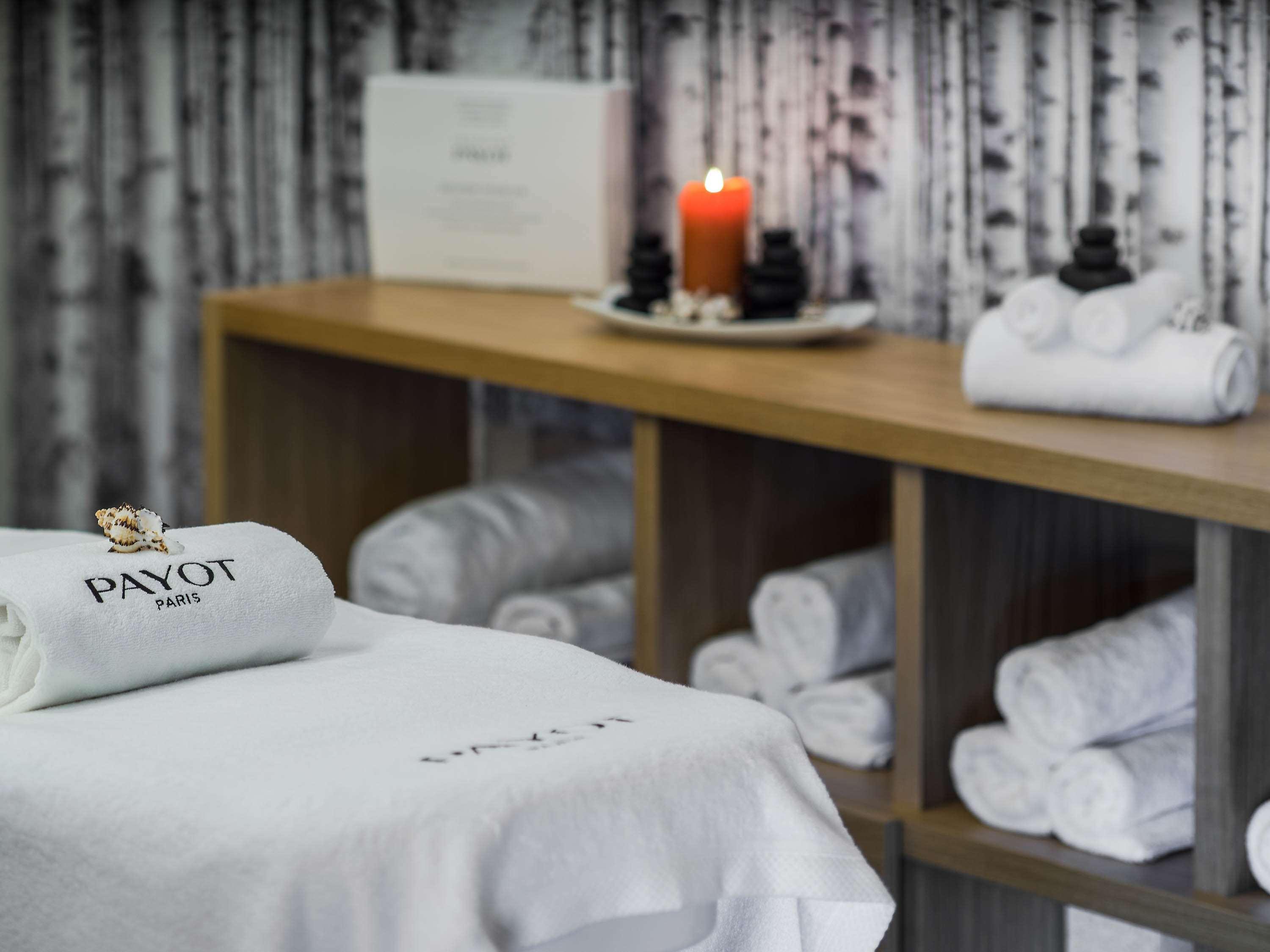 Pullman Riga Old Town Hotel Bagian luar foto Spa treatment
