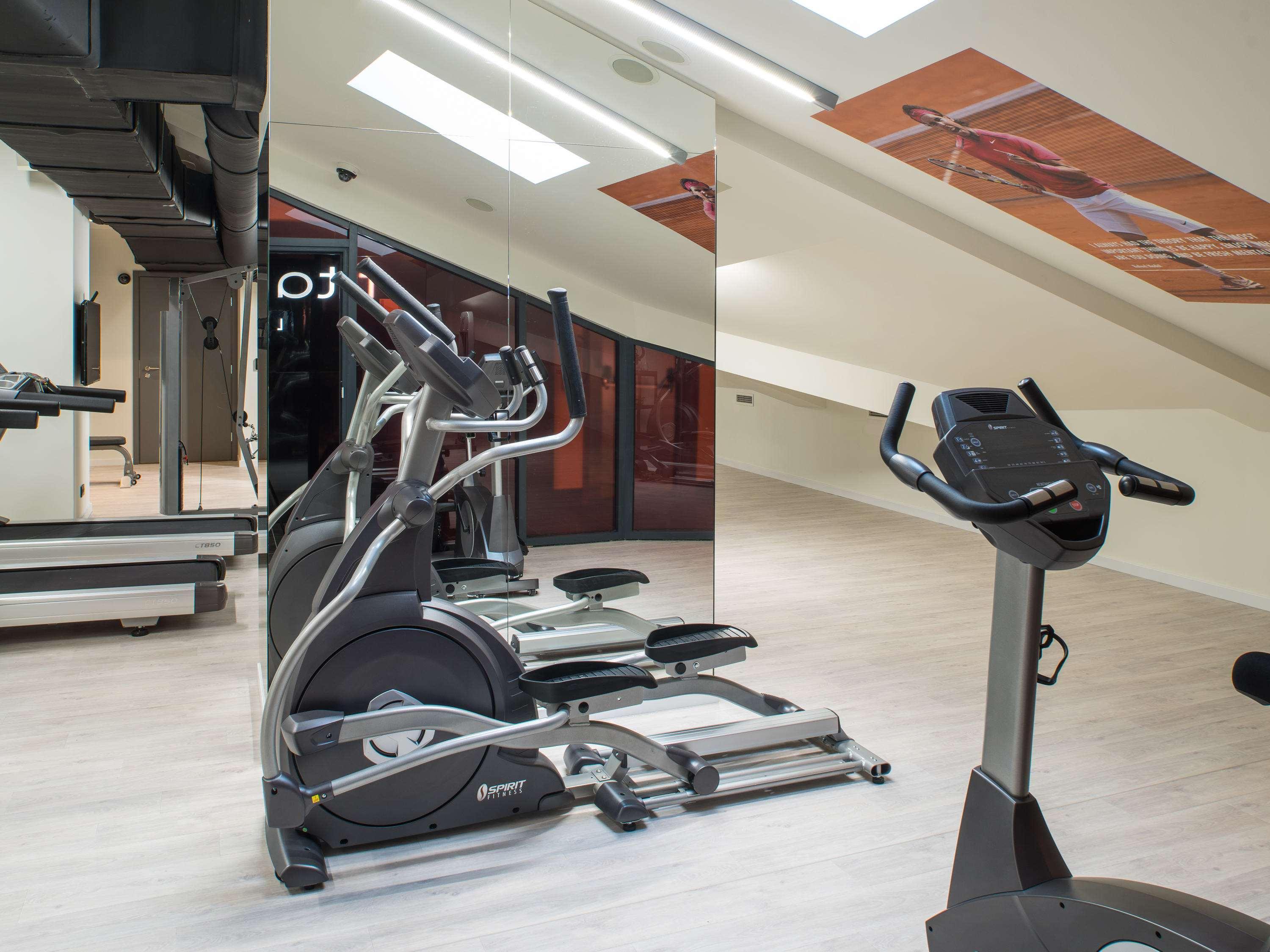 Pullman Riga Old Town Hotel Bagian luar foto A home gym