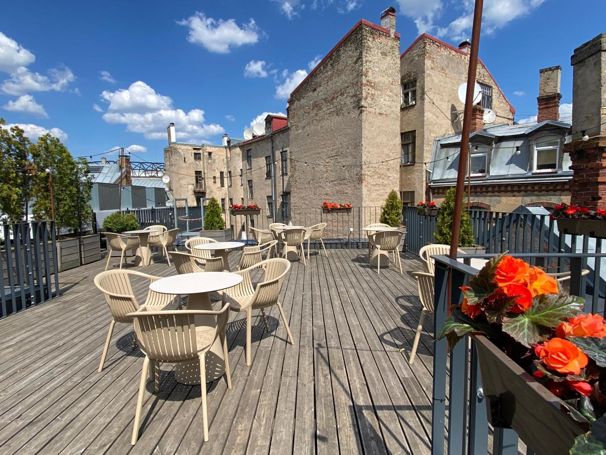 Pullman Riga Old Town Hotel Bagian luar foto Rooftop terrace