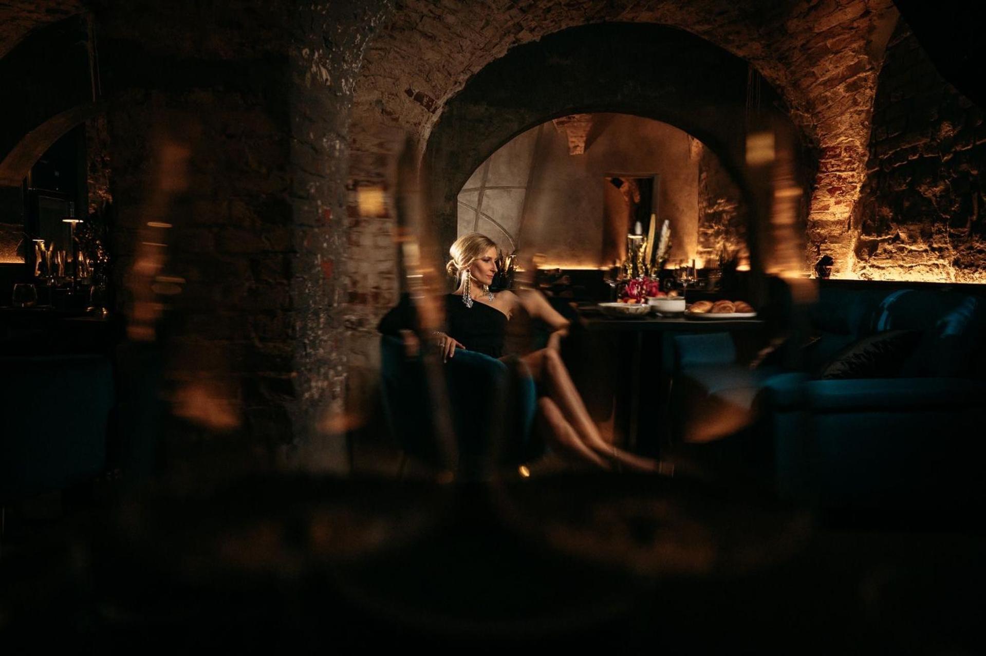 Pullman Riga Old Town Hotel Bagian luar foto The wine cellar