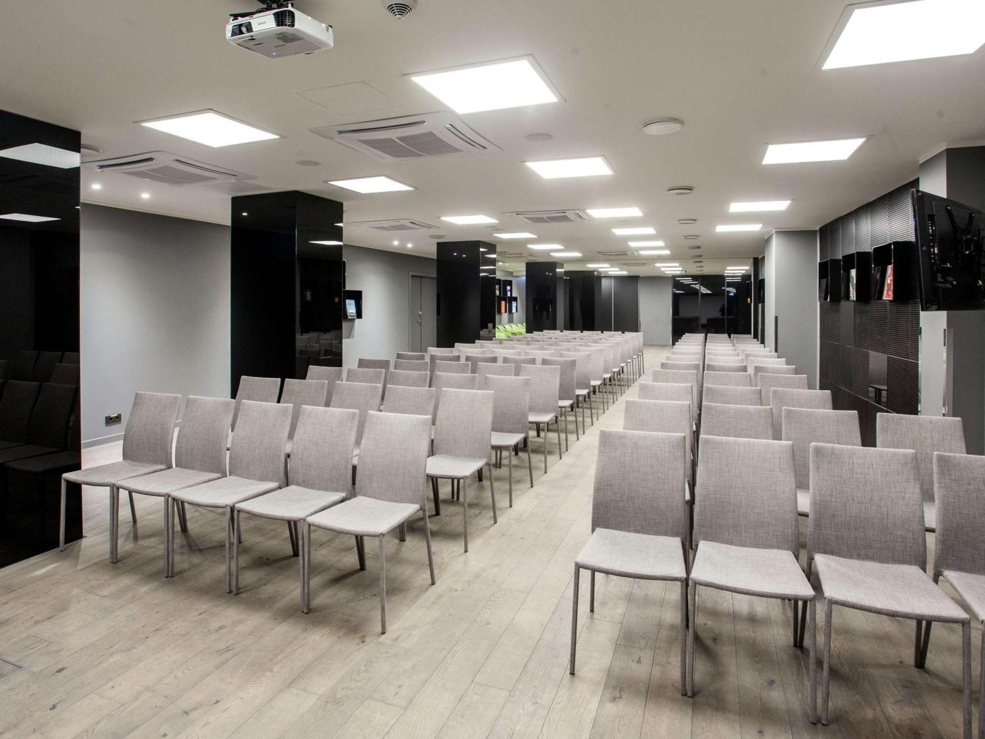 Pullman Riga Old Town Hotel Bagian luar foto The main conference room