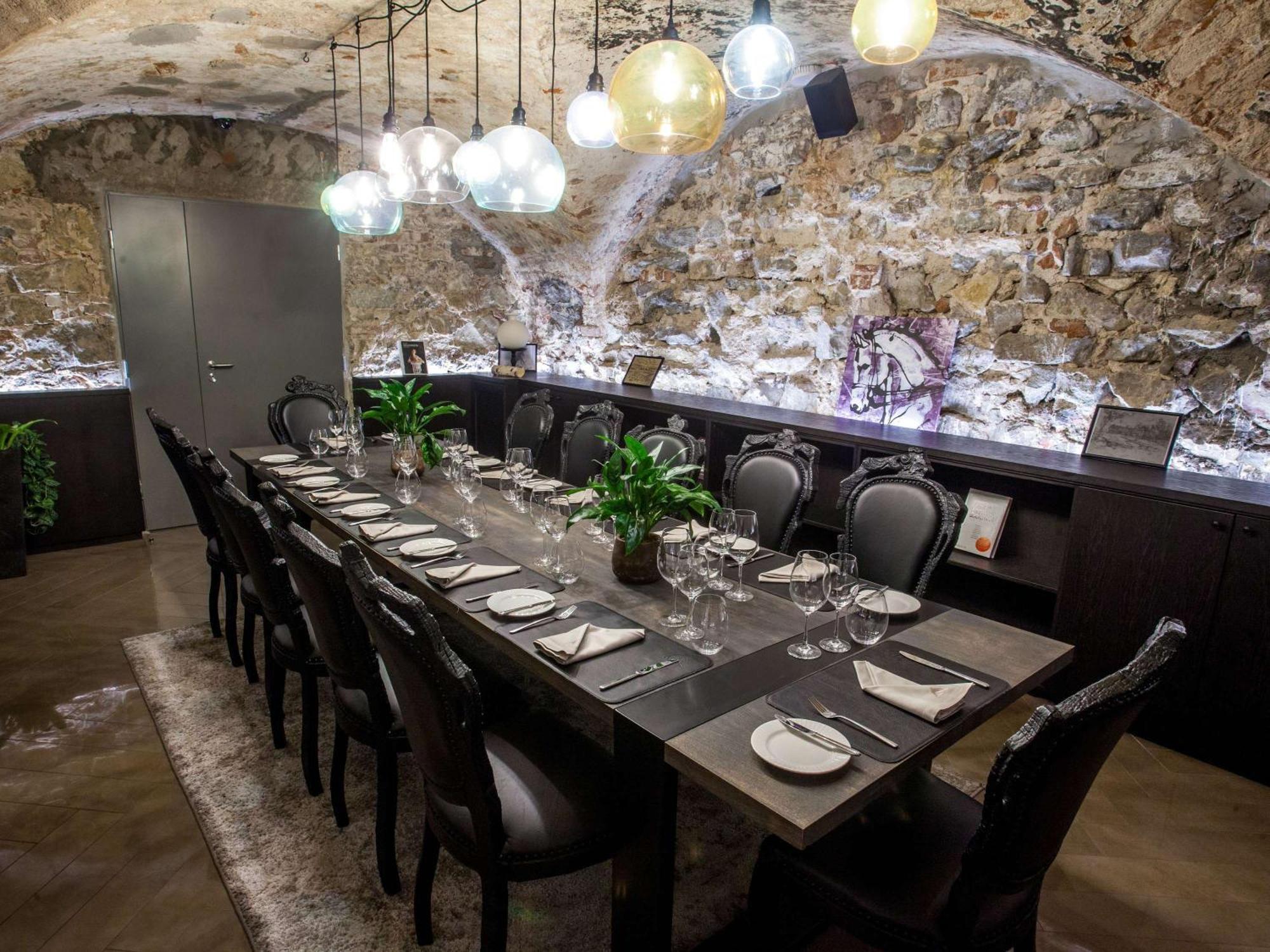 Pullman Riga Old Town Hotel Bagian luar foto The restaurant's private dining room