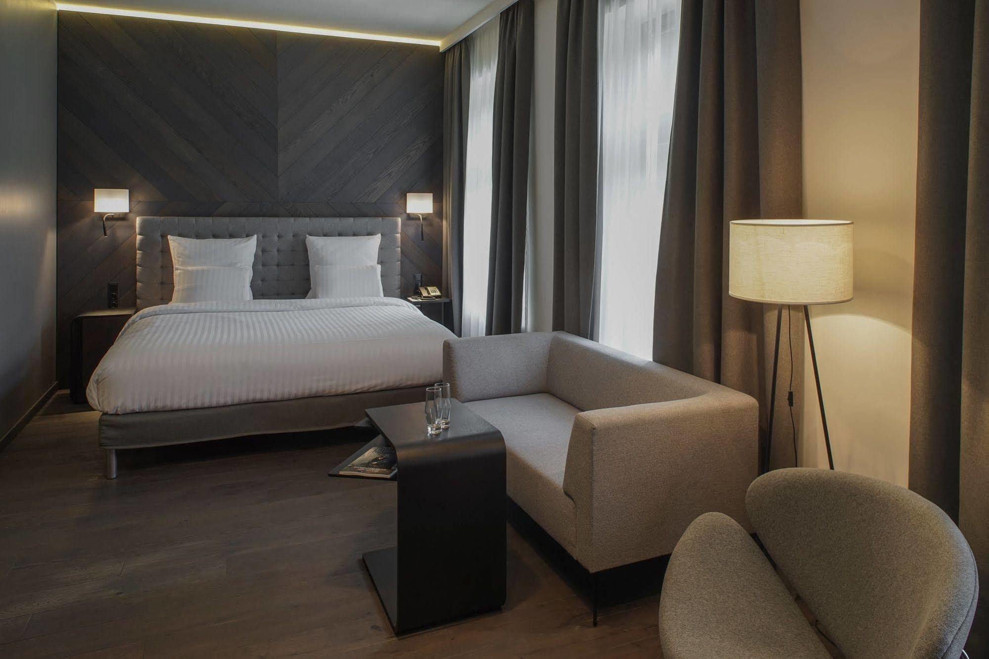 Pullman Riga Old Town Hotel Bagian luar foto A room at the hotel
